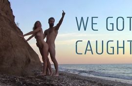 У воды мужик ебенит свою красотку